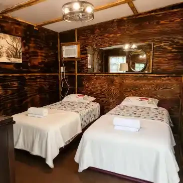 Private Cabin #1 interior 1