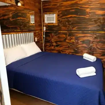Private Cabin #5 interior 1